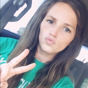 Meet your Posher, Kayla